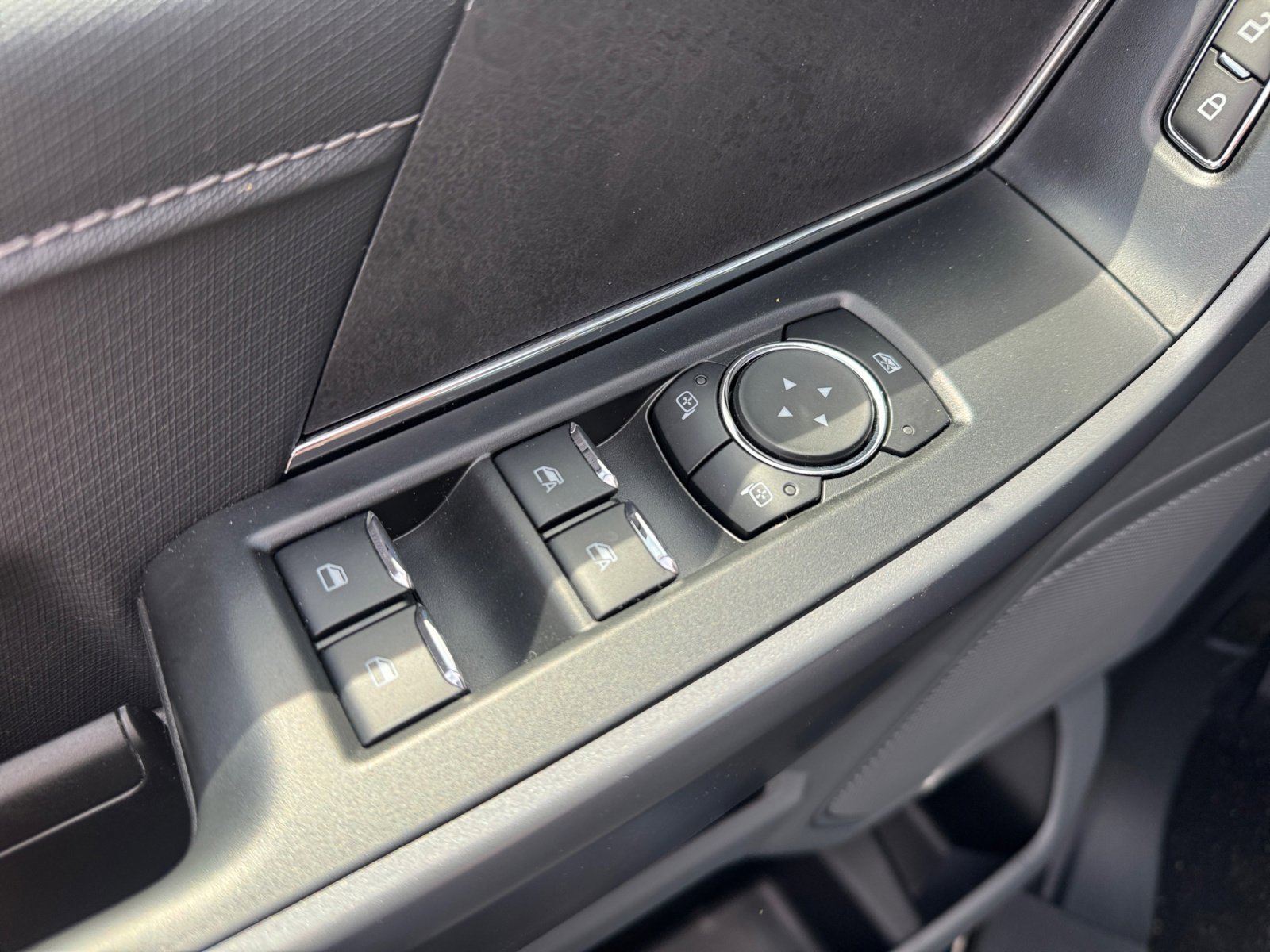 New 2025 Ford F150 XLT w/ Equipment Group 302A MID image 20