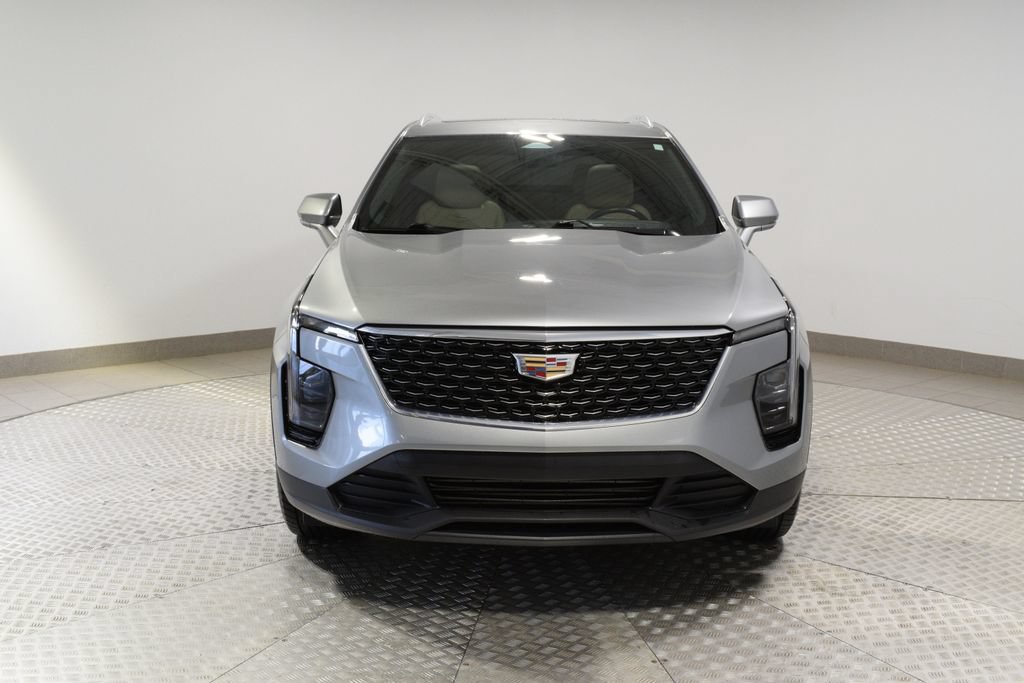 Used 2024 Cadillac XT4 Luxury w/ Cold Weather Package AWD/4WD image 2
