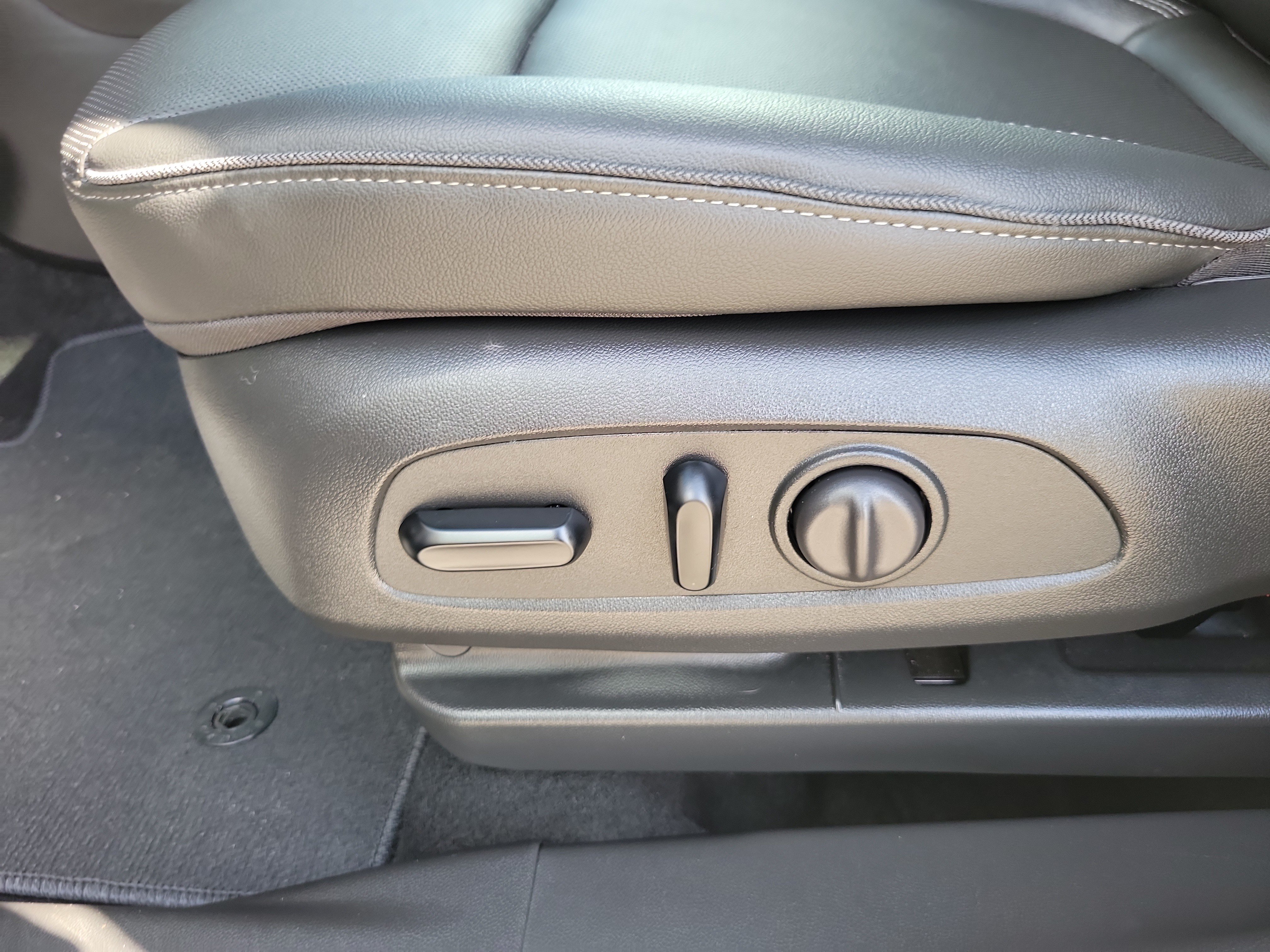 Used 2024 Buick Encore GX Sport Touring w/ Comfort Package FWD image 12