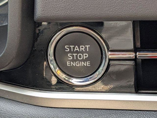 Used 2024 Mitsubishi Outlander SE image 31