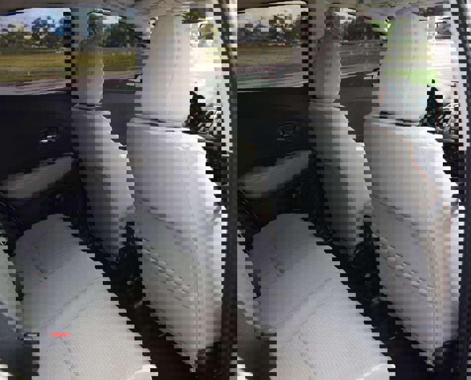 Used 2022 Honda HR-V LX image 19