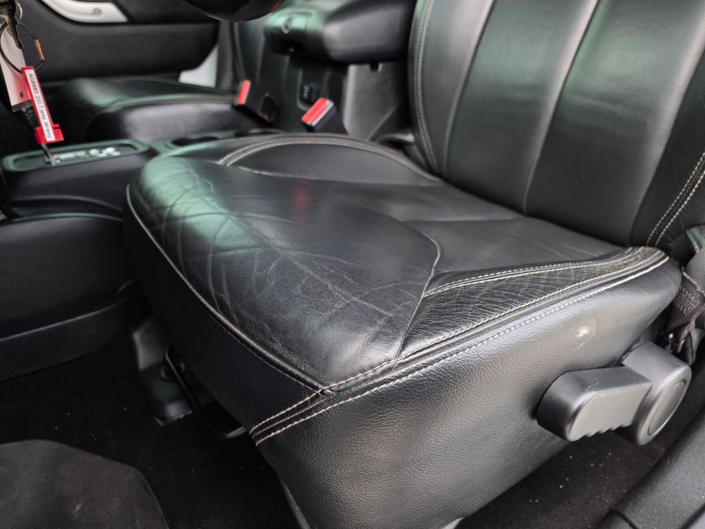 Used 2017 Jeep Wrangler Unlimited Sahara w/ Connectivity Group image 21