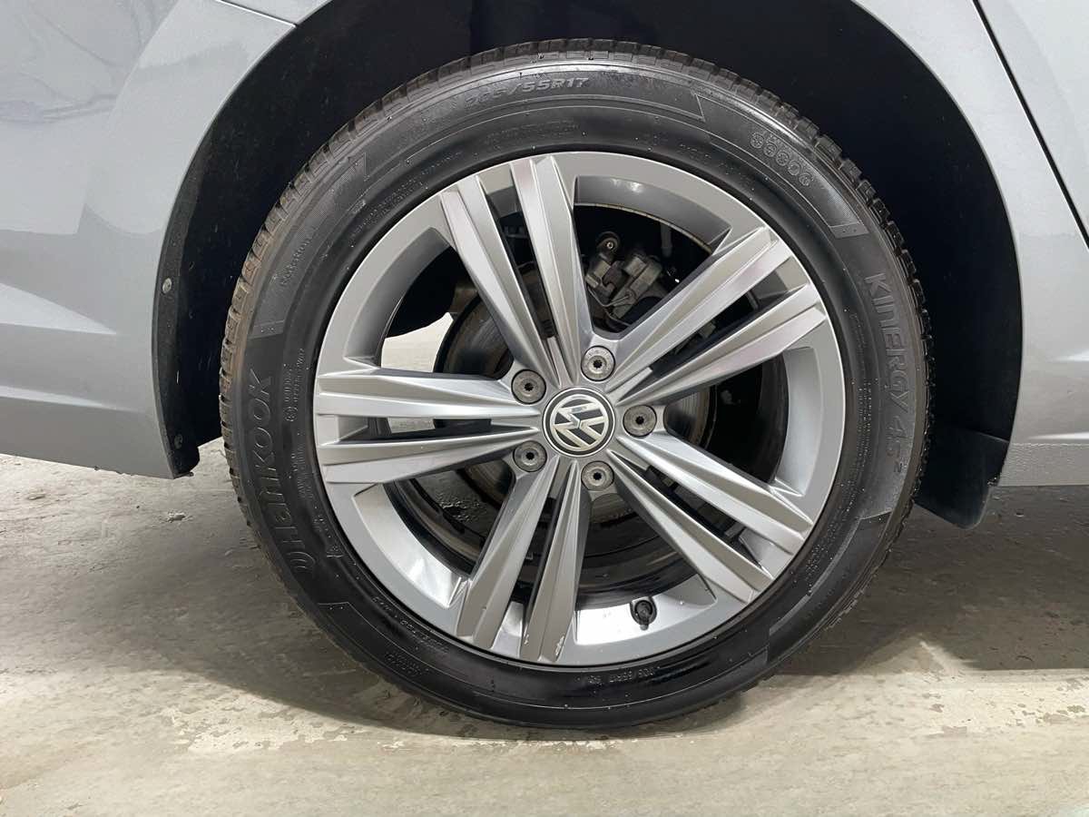 Used 2019 Volkswagen Jetta R-Line FWD image 6
