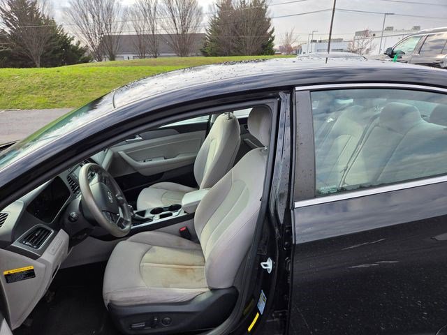 Used 2015 Hyundai Sonata SE w/ Option Group 02 image 13