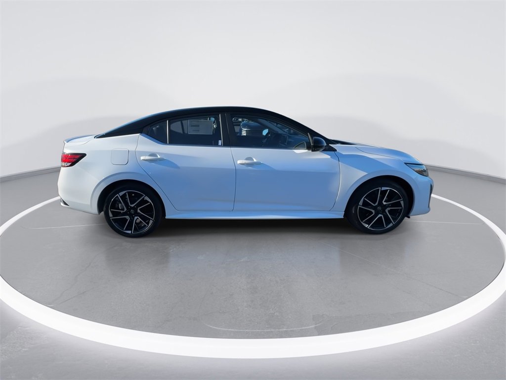 New 2025 Nissan Sentra SR image 9