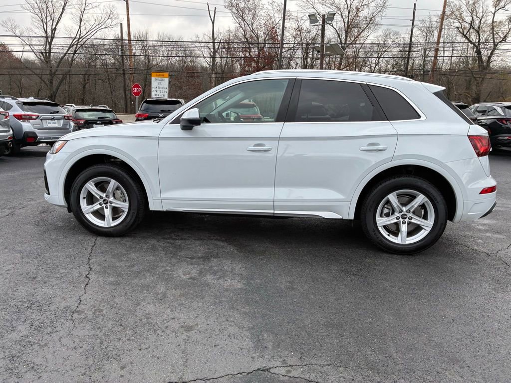 Used 2023 Audi Q5 2.0T Premium w/ Convenience Package image 4