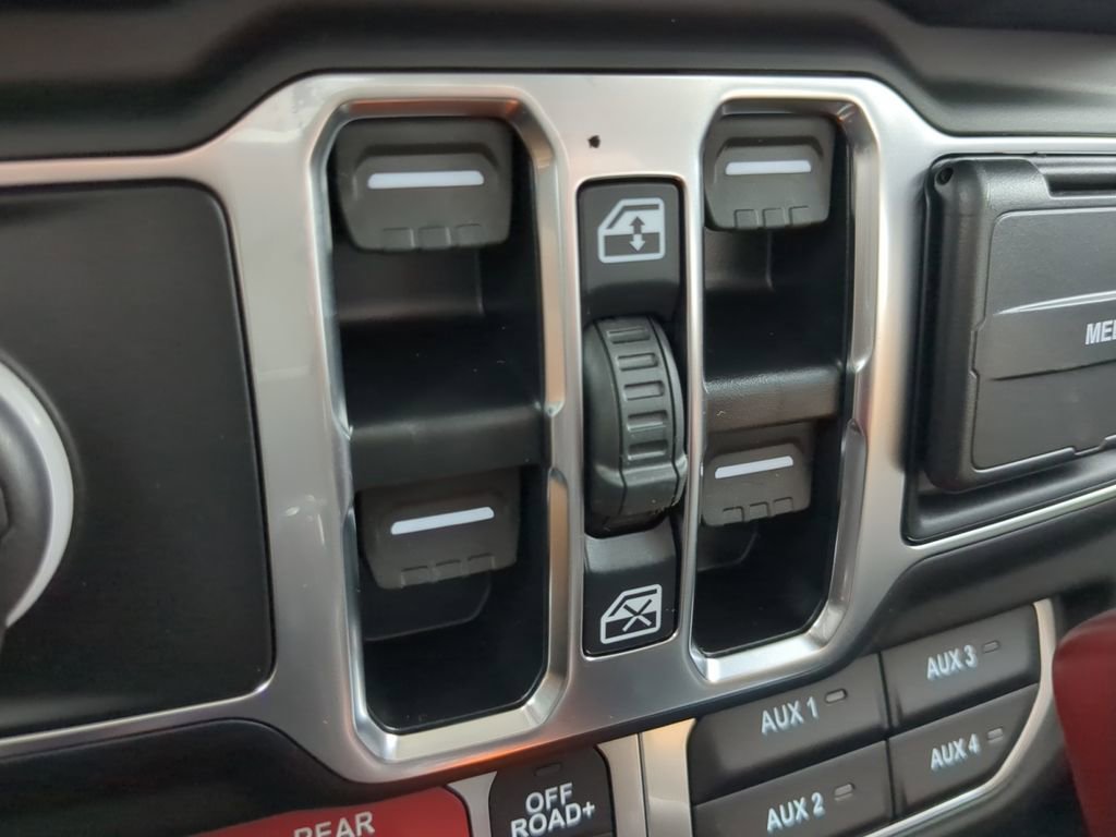 New 2025 Jeep Gladiator Rubicon image 8