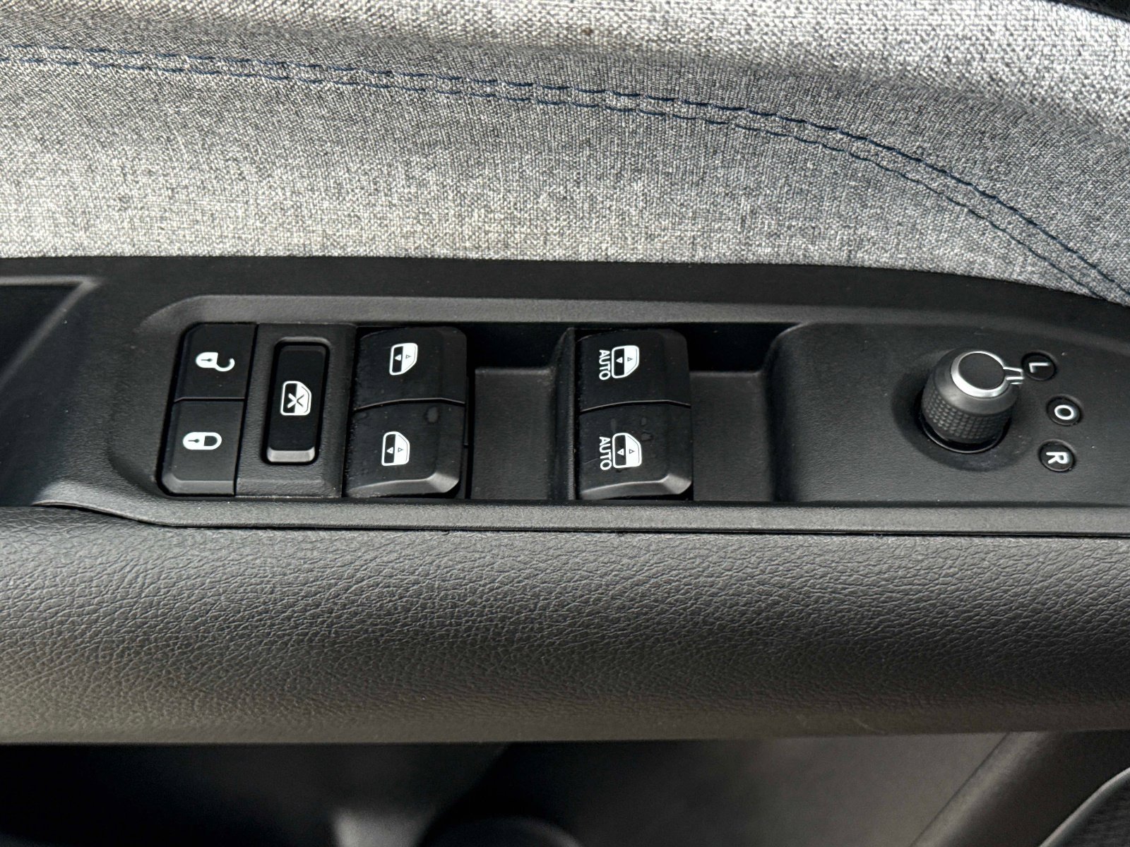 Used 2024 Jeep Compass Latitude AWD/4WD image 21