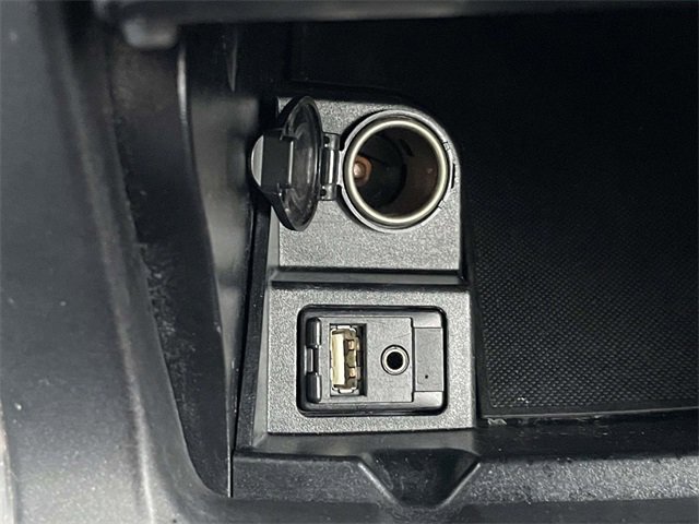 Used 2017 Toyota Camry SE image 36