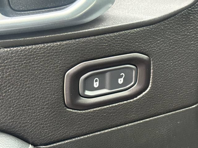 Used 2020 Jeep Gladiator Overland AWD/4WD image 22
