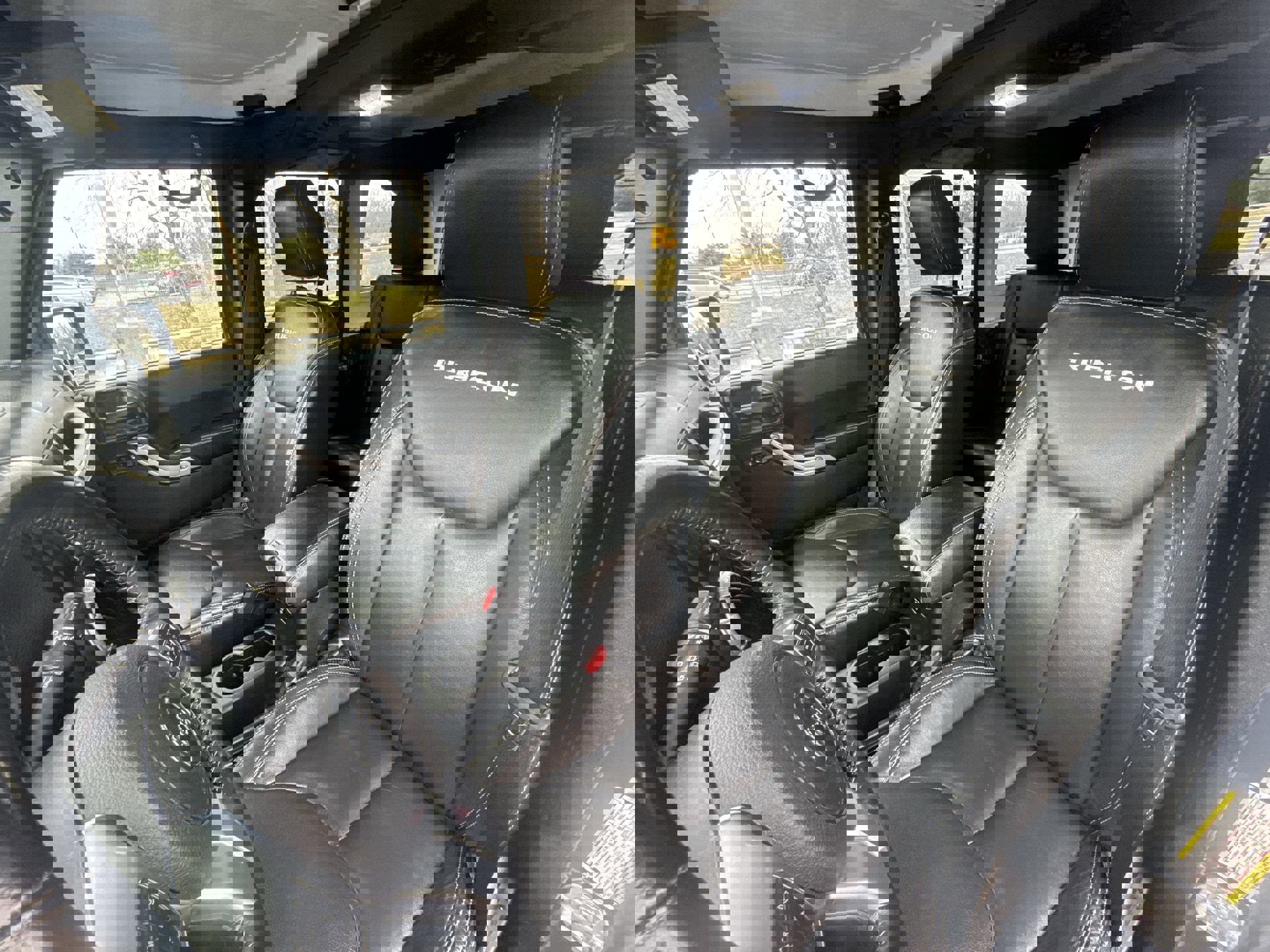 Used 2017 Jeep Wrangler Unlimited Rubicon image 10