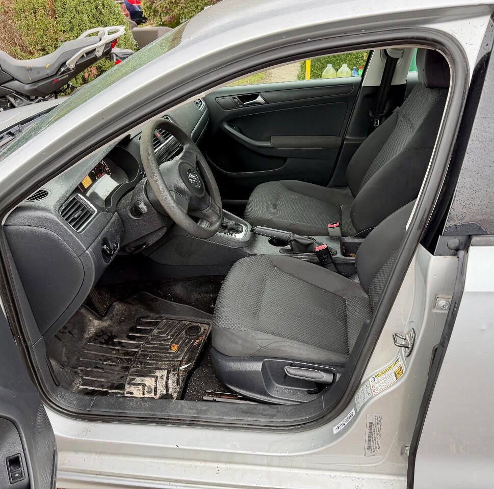 Used 2011 Volkswagen Jetta S image 12