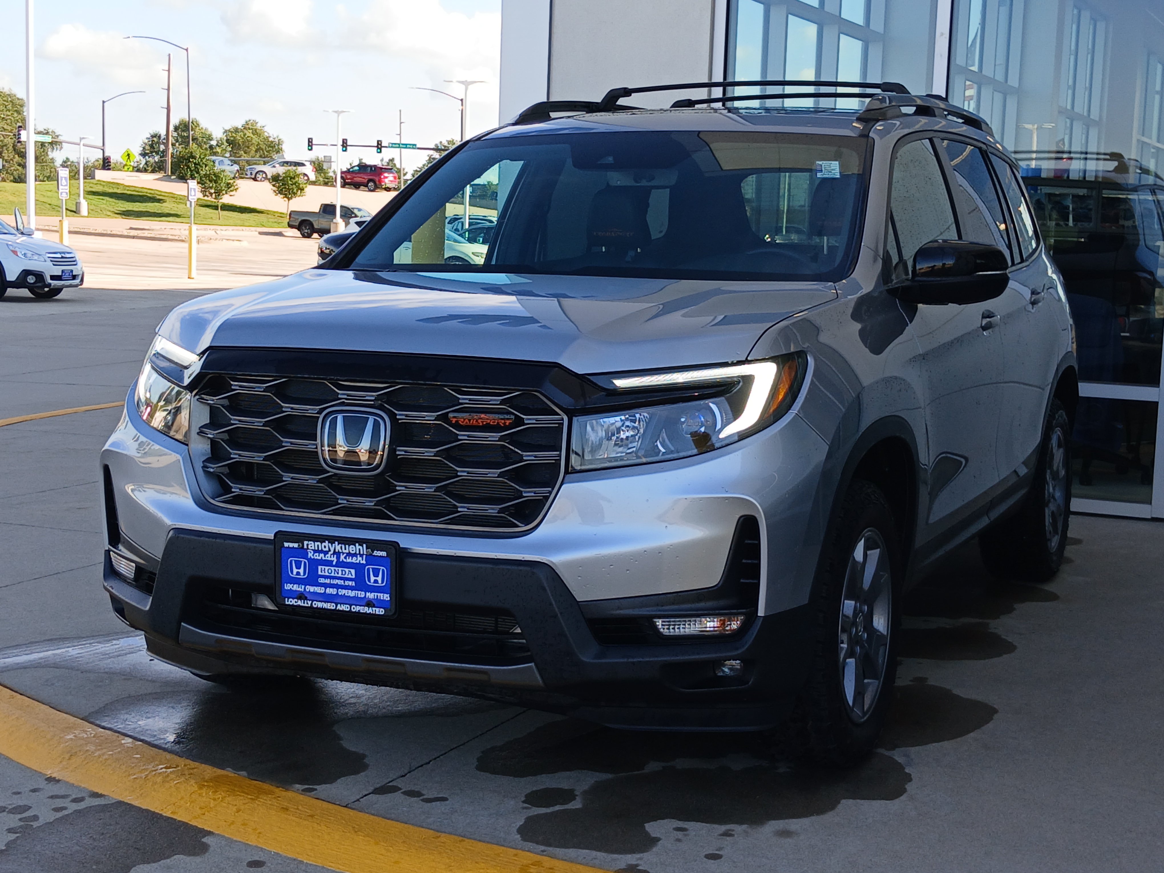 Used 2025 Honda Passport TrailSport image 2