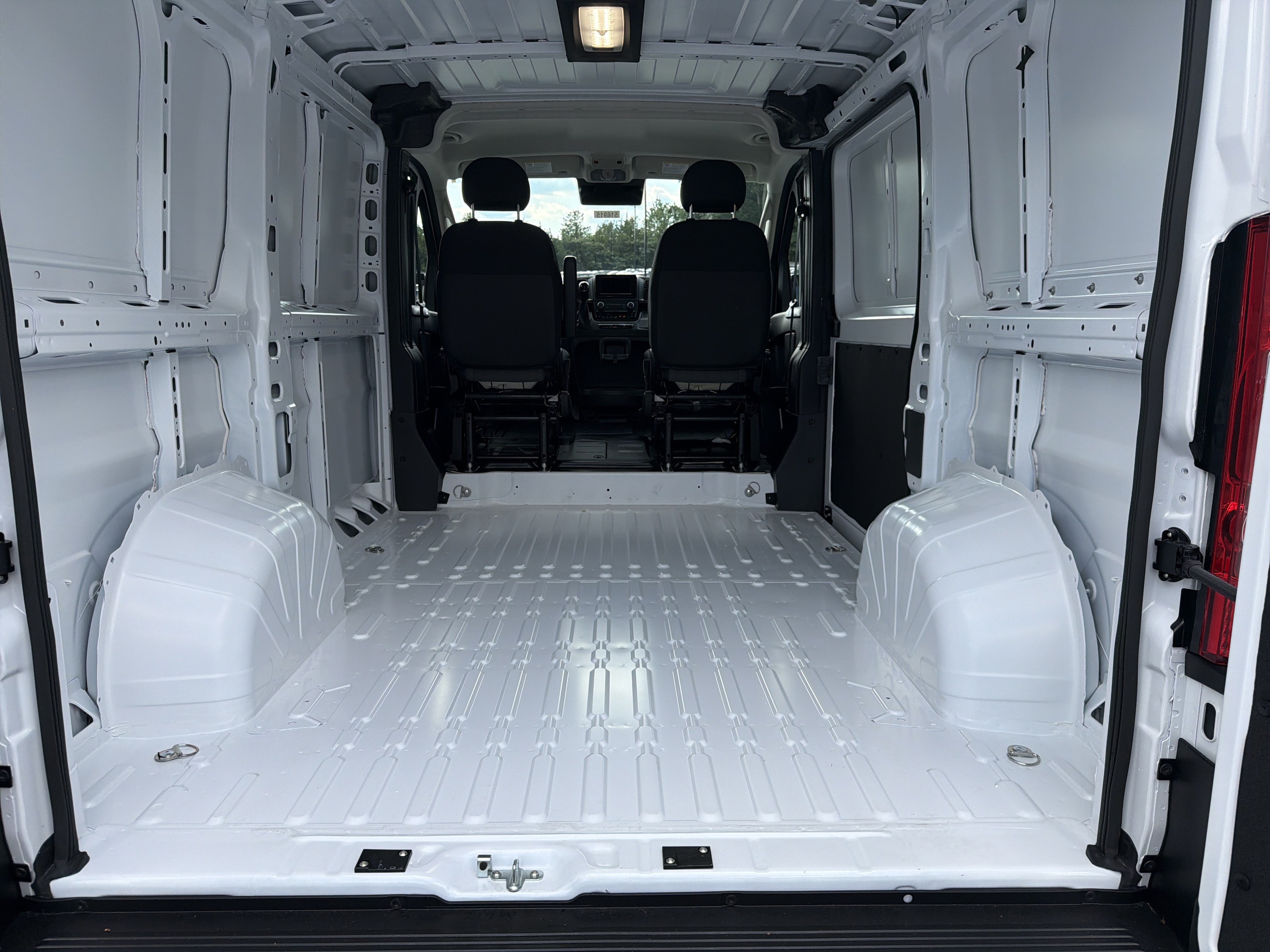 New 2026 RAM ProMaster 1500 w/ Convenience Group FWD image 21