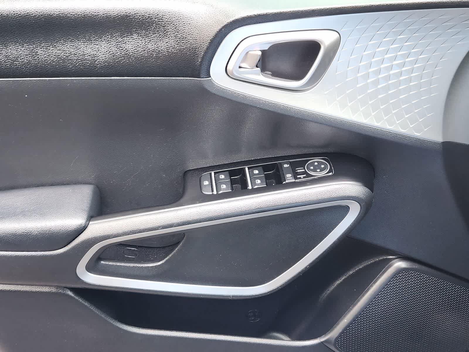 Used 2020 Kia Soul X-Line image 23