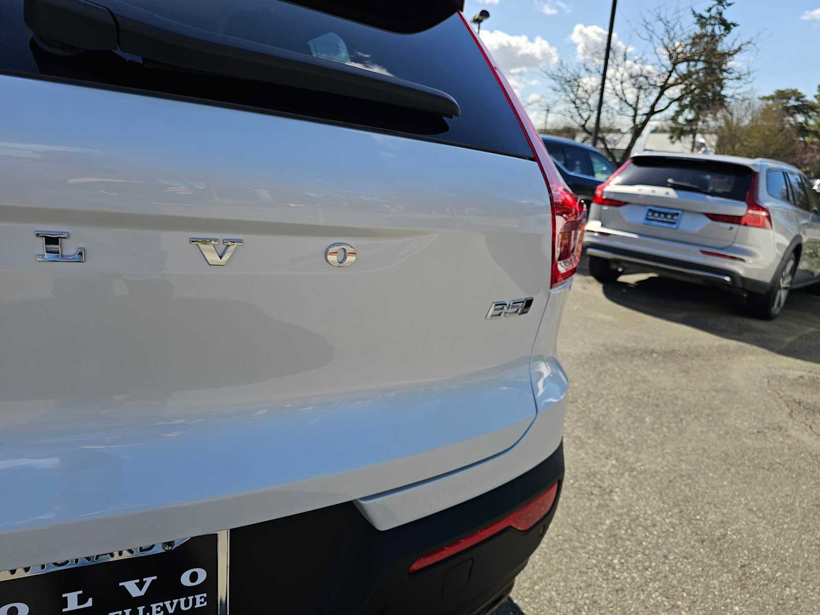 New 2026 Volvo XC40 B5 Plus w/ Protection Package Premier image 16