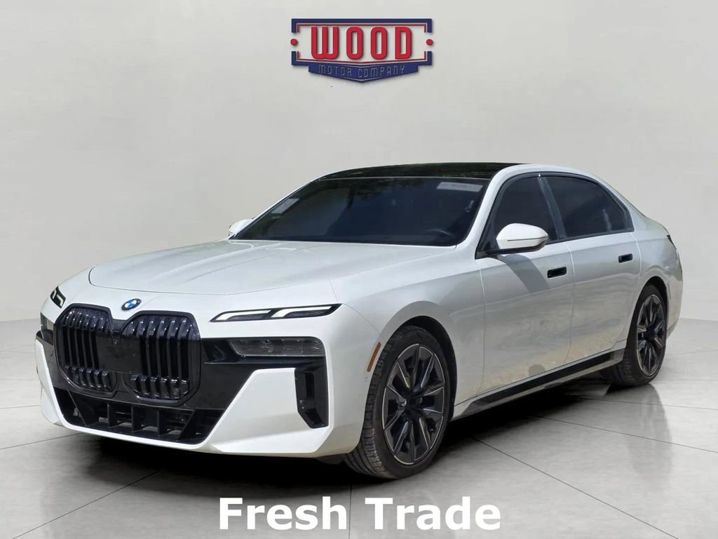 Used 2023 BMW 760i xDrive image 3