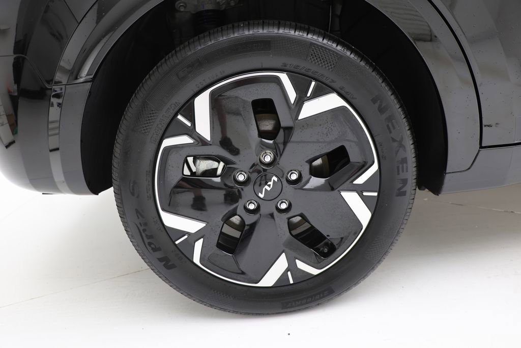 Used 2024 Kia Niro Wind w/ Wind Preserve Package FWD image 9