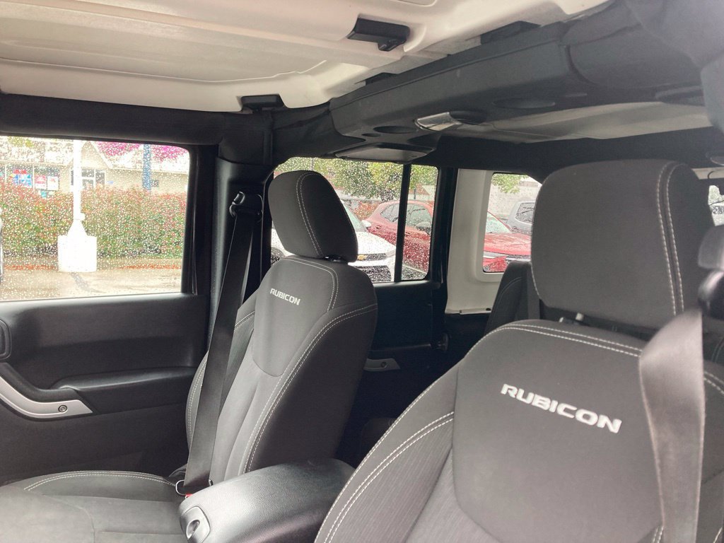 Used 2018 Jeep Wrangler Unlimited Rubicon w/ Dual Top Group AWD/4WD image 16