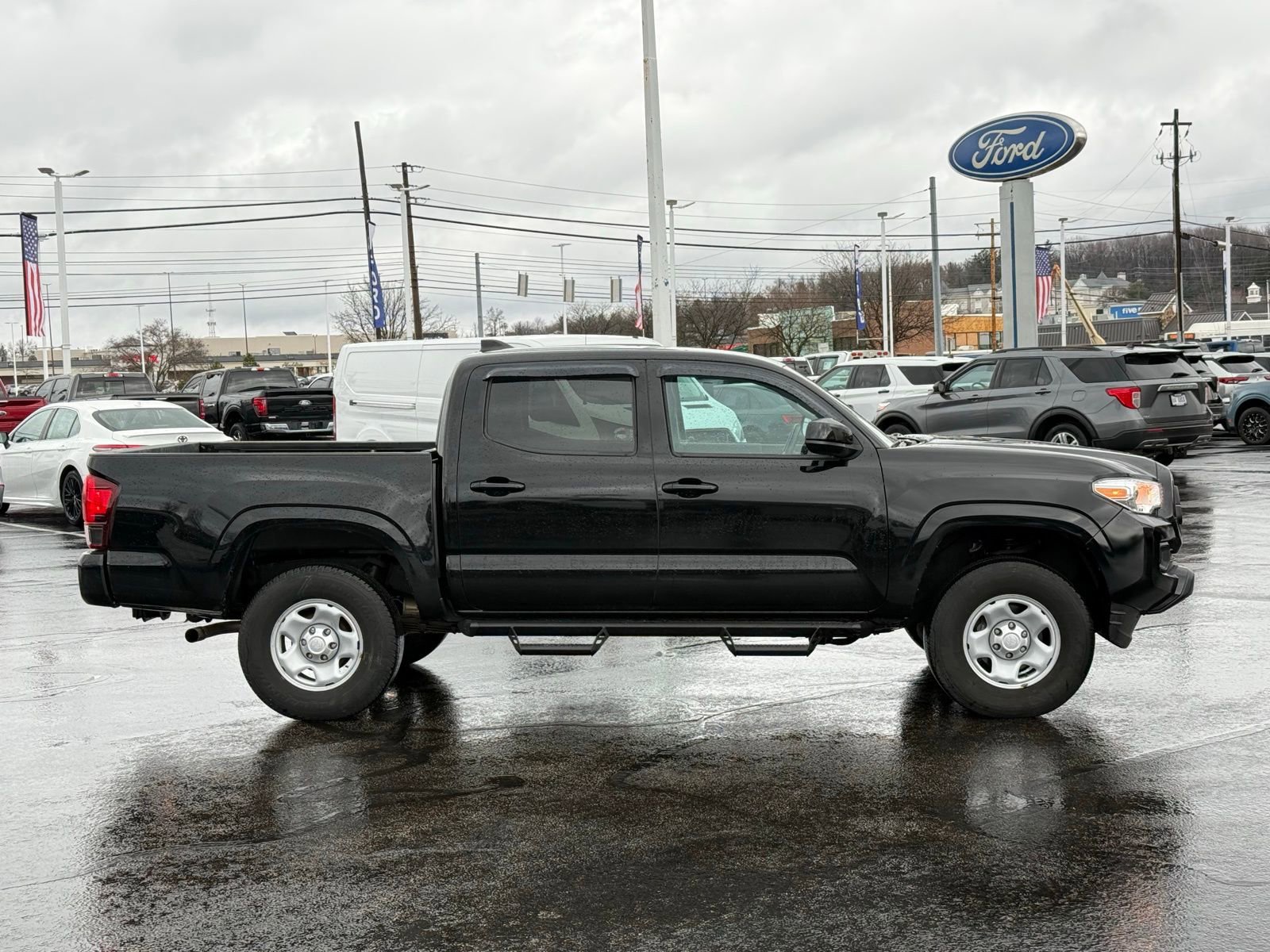 Used 2023 Toyota Tacoma SR AWD/4WD image 2