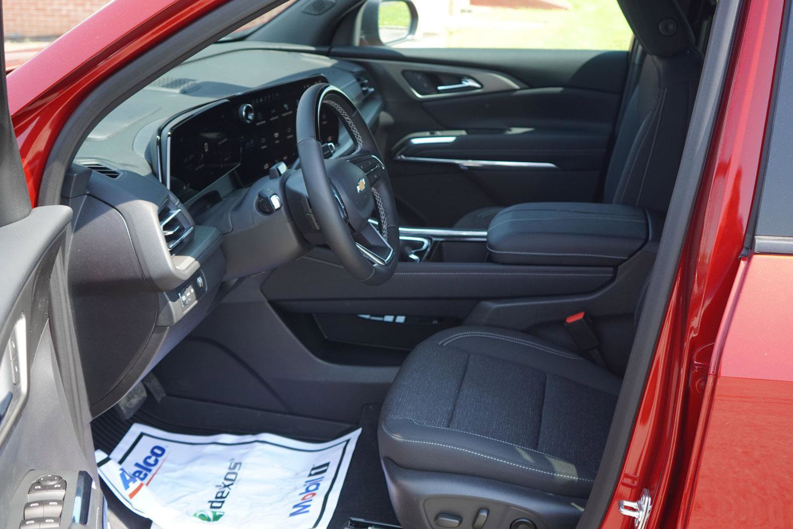 New 2025 Chevrolet Traverse LT w/ Enhanced Driving Package image 25