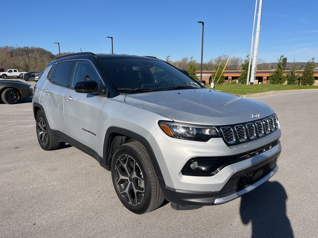 Used 2025 Jeep Compass Limited image 2