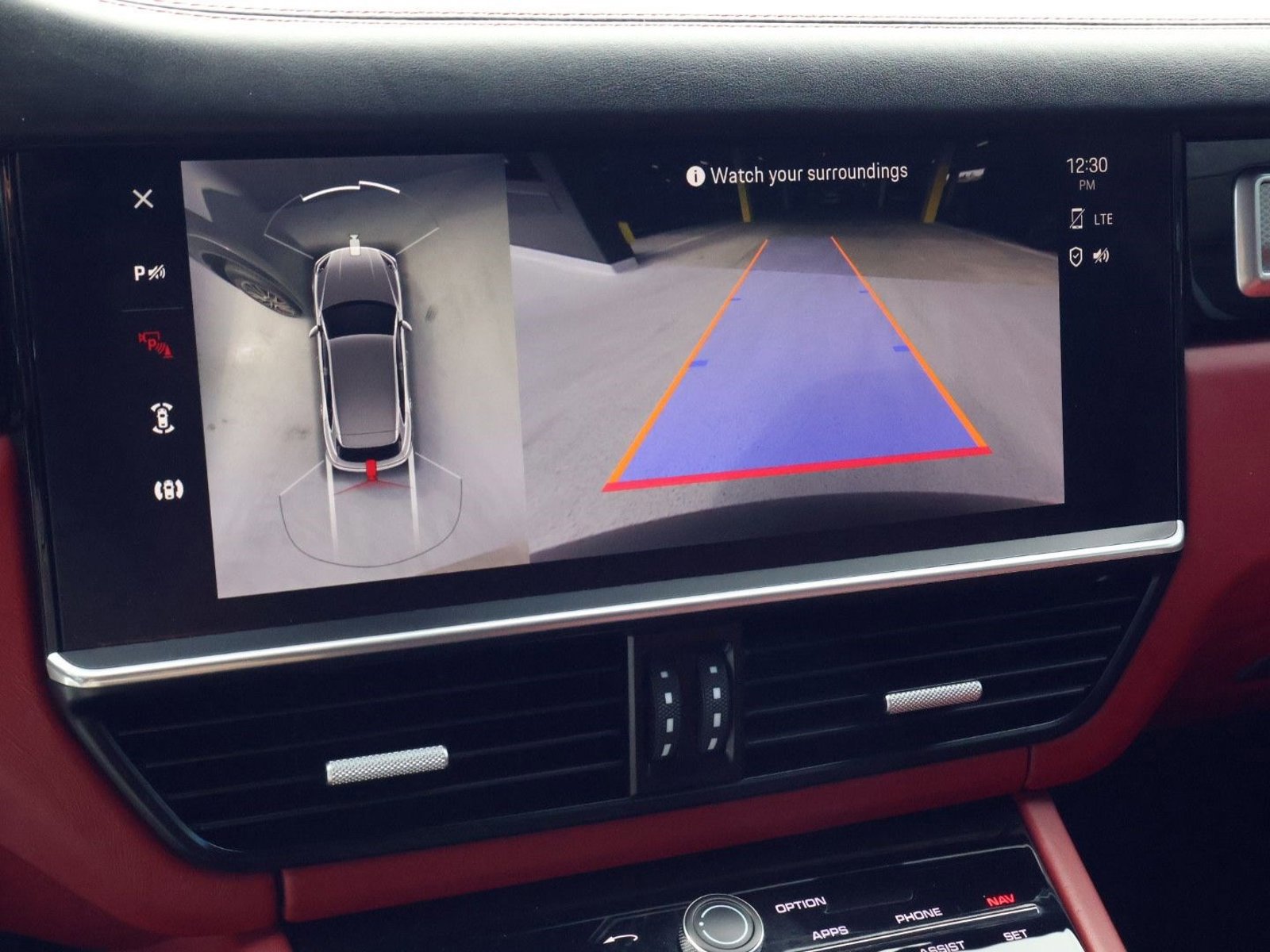 Certified 2023 Porsche Cayenne Platinum Edition w/ Premium Package Plus image 19