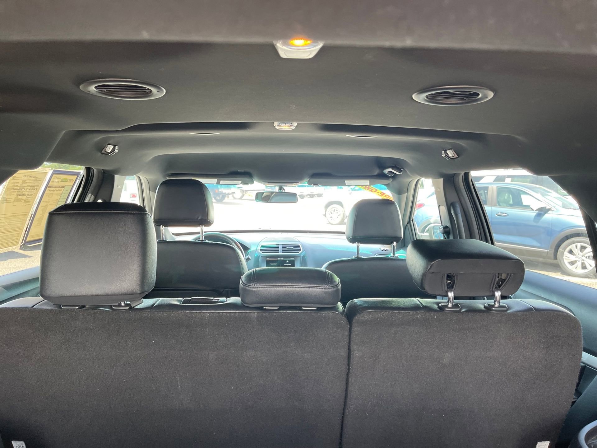 Used 2016 Ford Explorer XLT w/ Equipment Group 202A FWD image 24