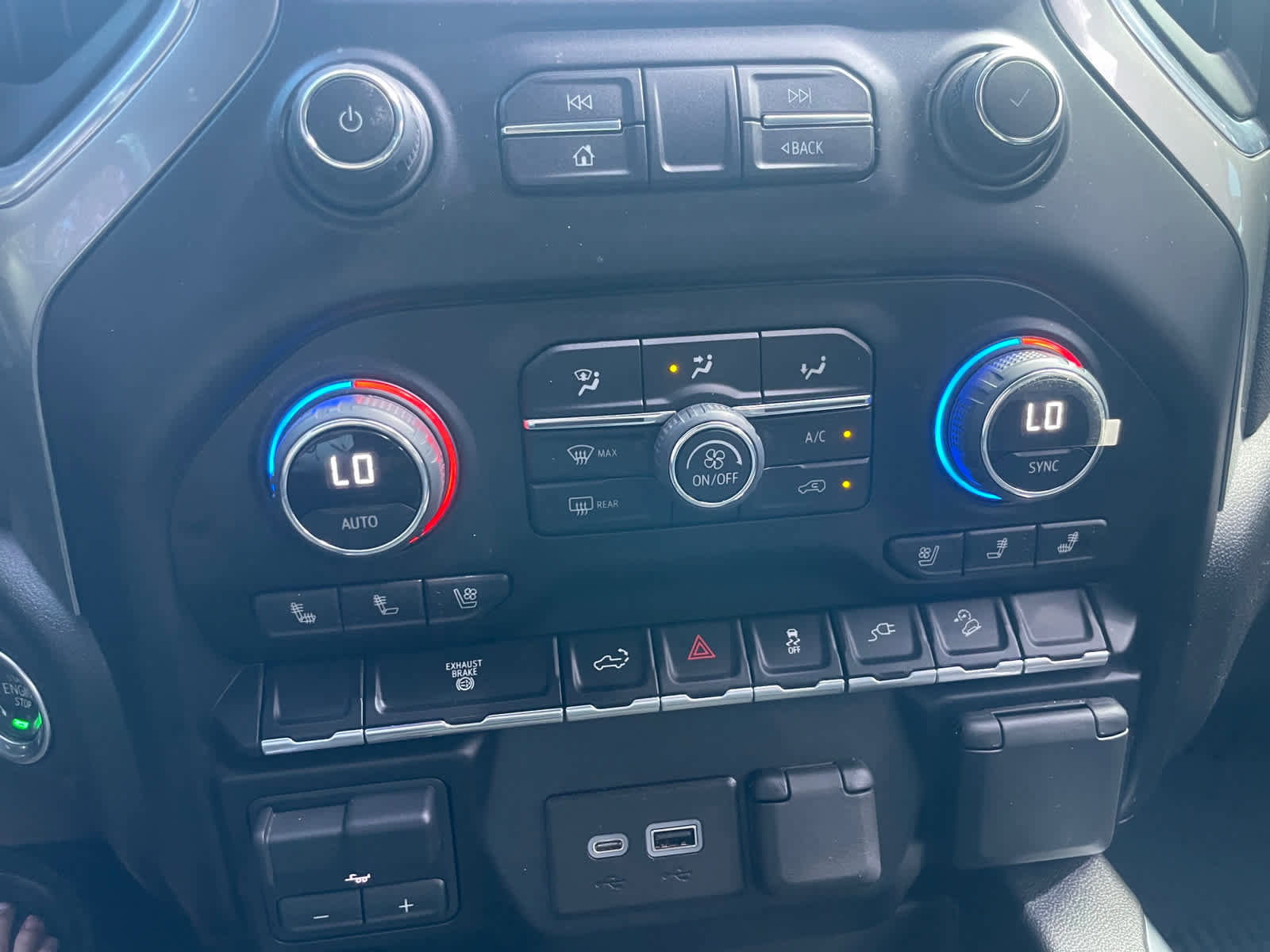 Used 2022 Chevrolet Silverado 1500 LTZ w/ LTZ Premium Package image 28