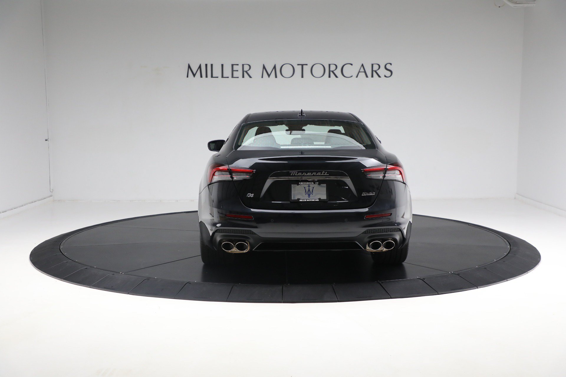 Certified 2024 Maserati Ghibli Modena Q4 AWD/4WD image 12
