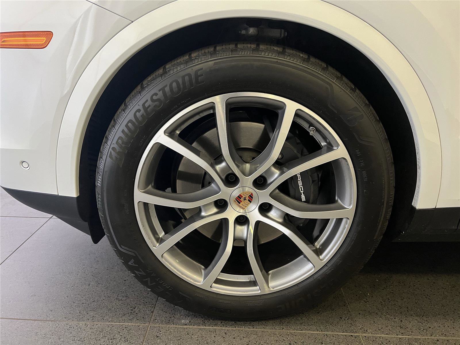 Certified 2025 Porsche Cayenne Coupe image 10