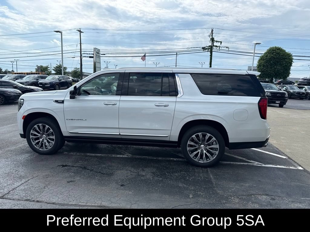 Used 2021 GMC Yukon XL Denali w/ Denali Ultimate Package AWD/4WD image 10