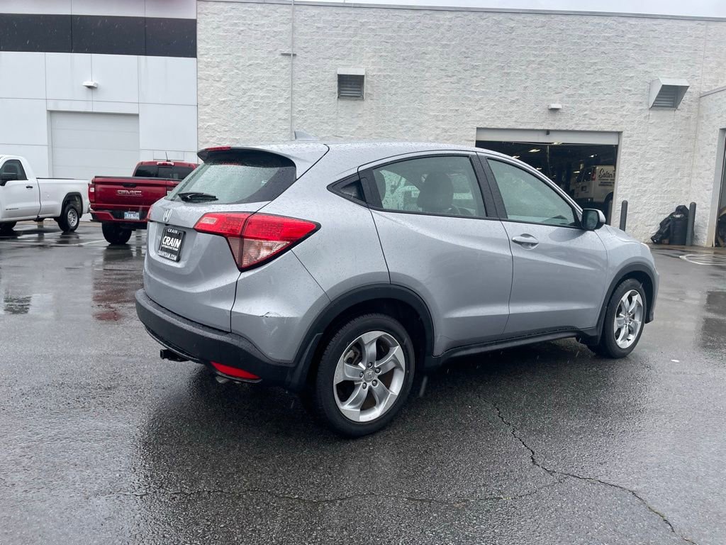 Used 2017 Honda HR-V LX image 7