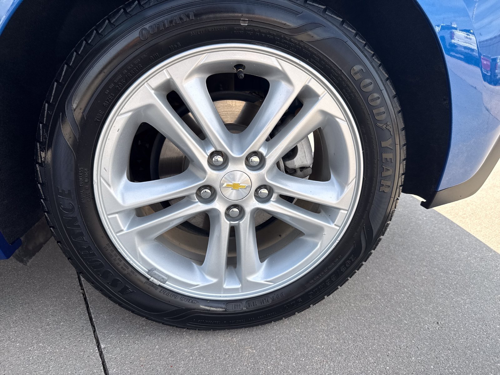 Used 2017 Chevrolet Cruze LT w/ Sun And Sound Package FWD image 27