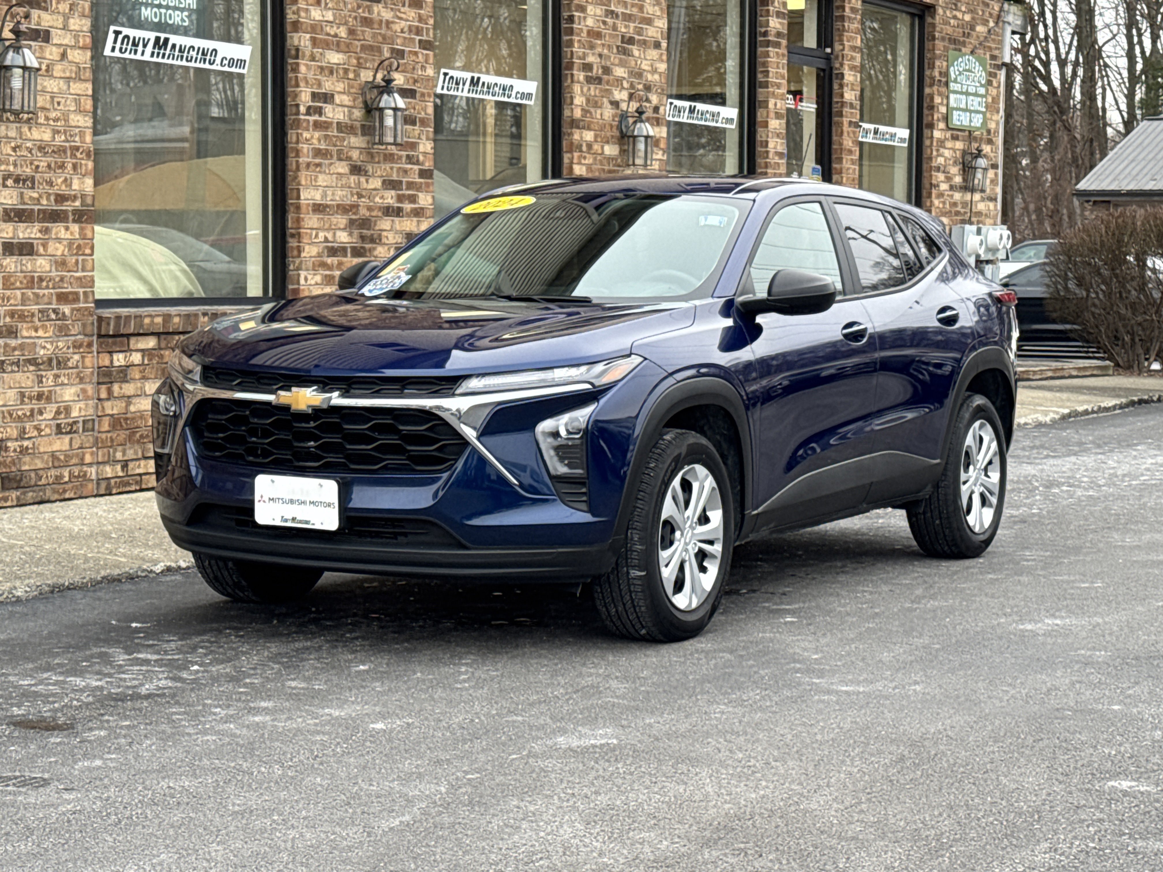 Used 2024 Chevrolet Trax LS image 1