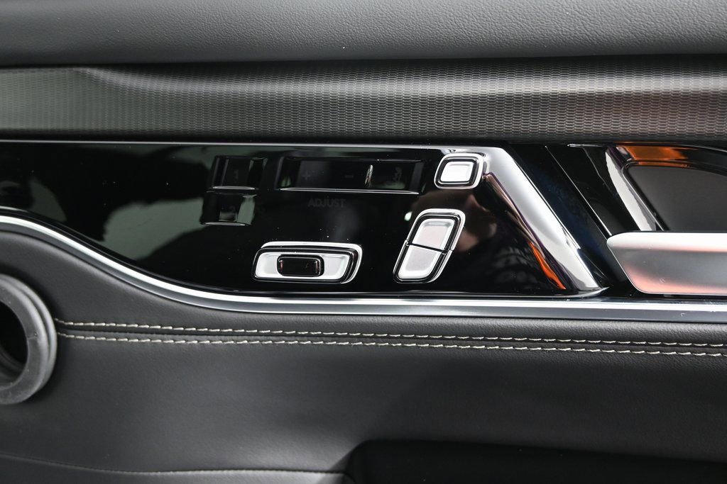 New 2026 Jeep Grand Wagoneer Summit w/ Premium Group III image 13