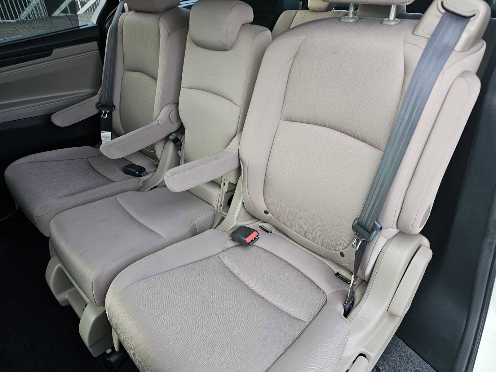 Used 2018 Honda Odyssey EX image 17