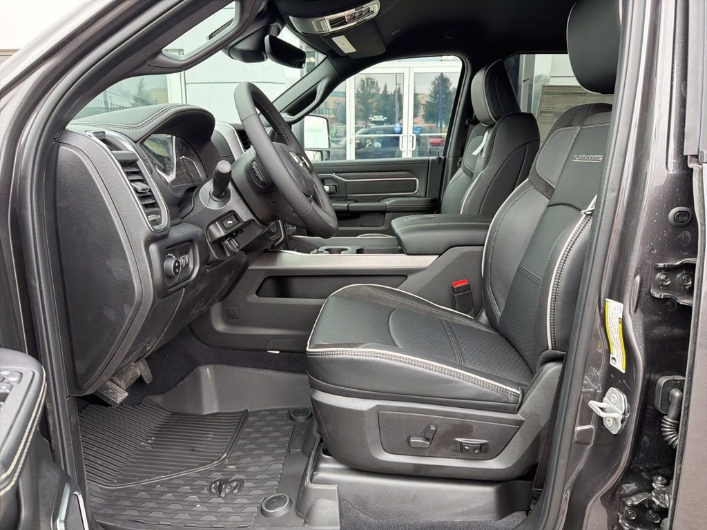 New 2026 RAM 3500 Laramie AWD/4WD image 15