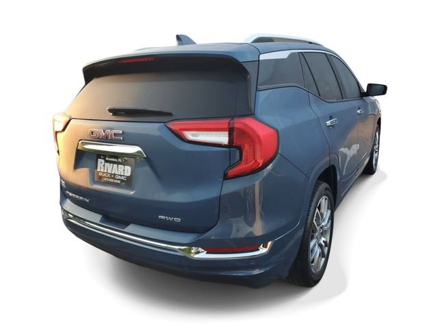 Used 2024 GMC Terrain Denali w/ Denali Premium Package AWD/4WD image 4