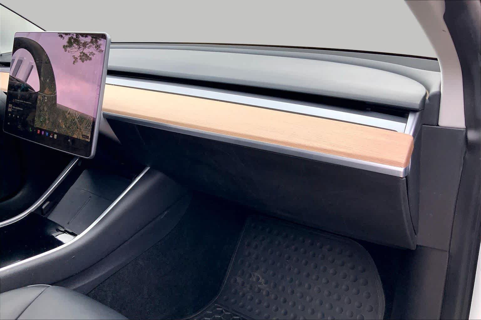 Used 2020 Tesla Model 3 Standard Range RWD image 14
