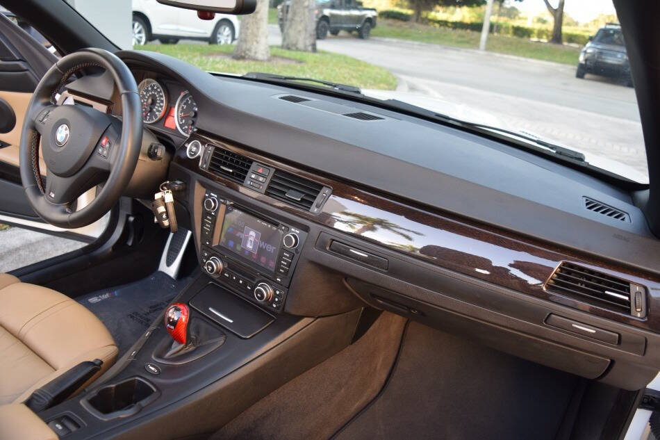 Used 2011 BMW M3 Convertible RWD image 59