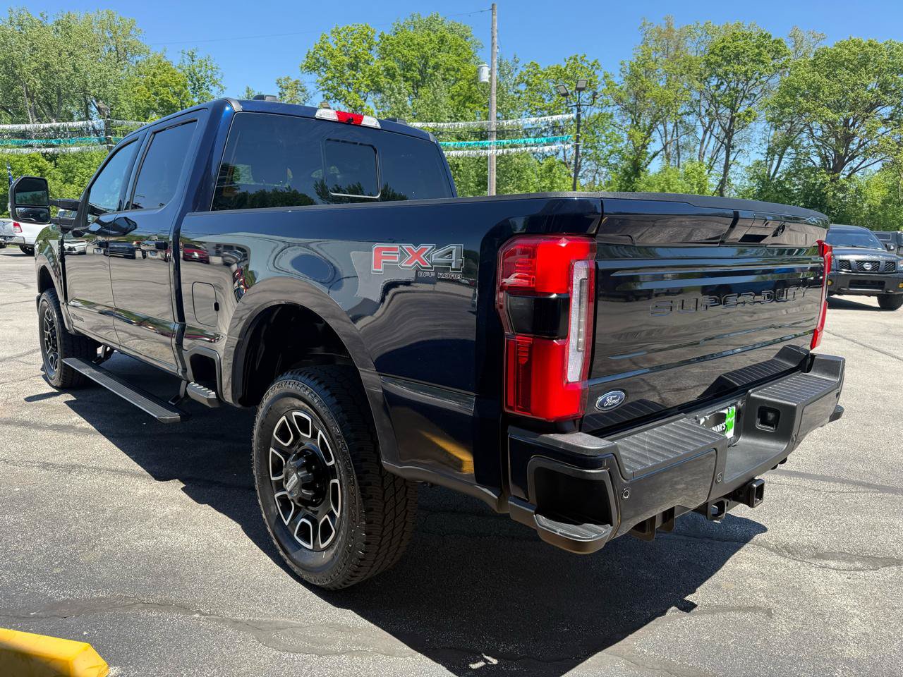 Used 2025 Ford F250 Platinum w/ FX4 Off-Road Package AWD/4WD image 5