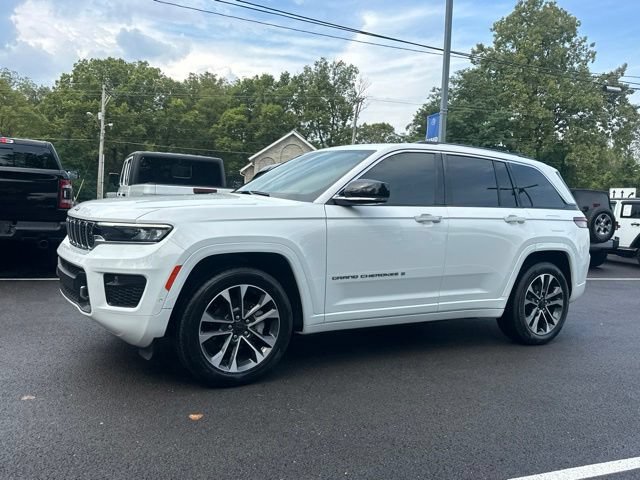 Used 2023 Jeep Grand Cherokee Overland w/ Adv Protech Group III AWD/4WD image 24