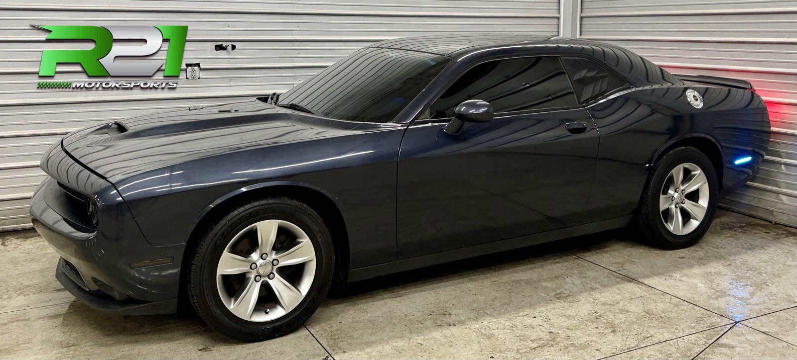 Used 2018 Dodge Challenger SXT image 1