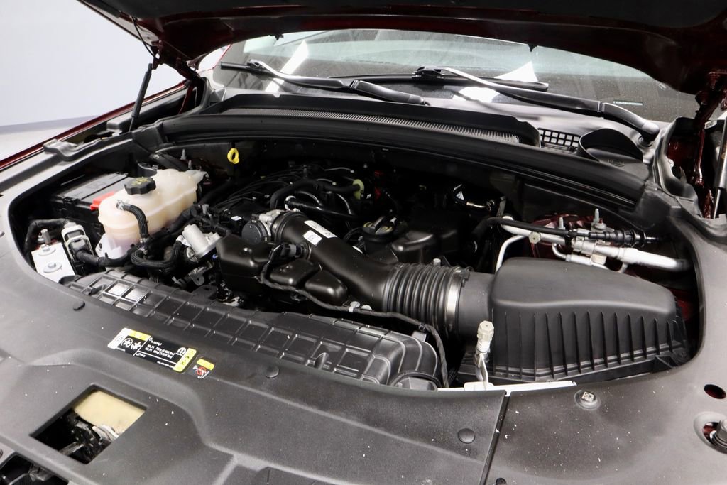 Used 2024 Jeep Grand Cherokee Limited w/ Luxury Tech Group II image 16