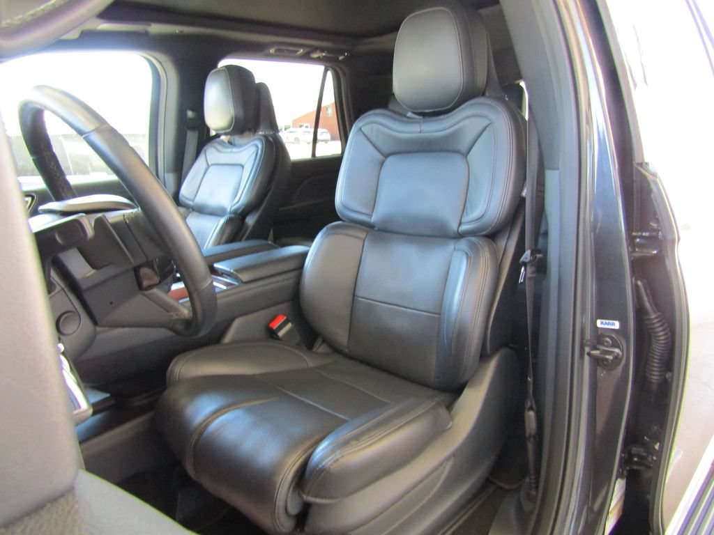 Used 2023 Lincoln Navigator Reserve AWD/4WD image 25