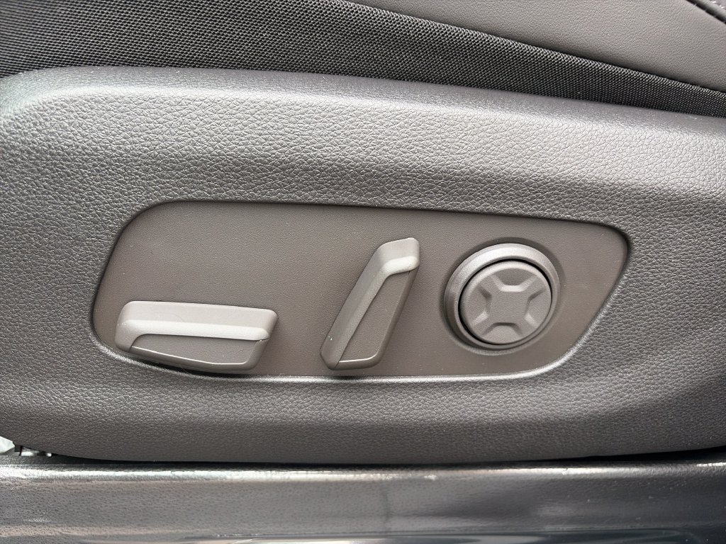 New 2027 Kia Carnival FWD image 14