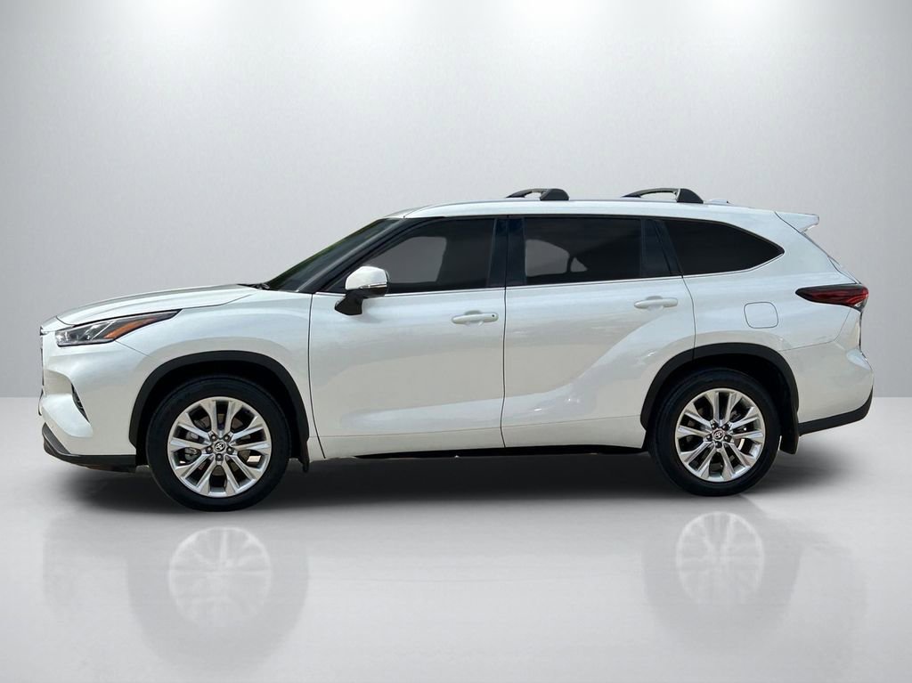 Used 2026 Toyota Highlander Limited image 8
