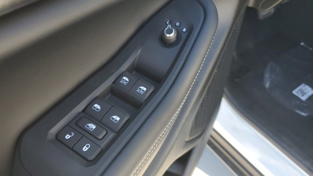 New 2025 Jeep Grand Cherokee L Altitude image 23