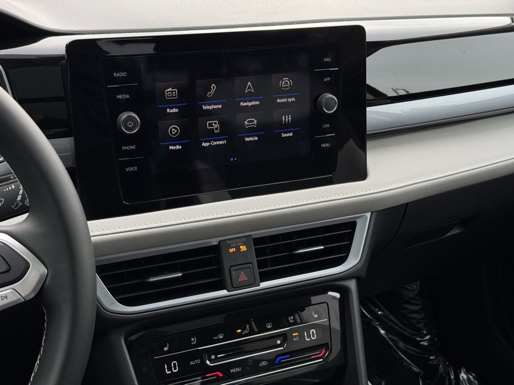New 2025 Volkswagen Taos SEL image 29